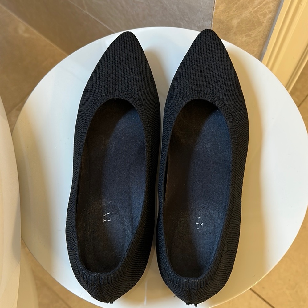 Vivaia pointed toe ballet flats